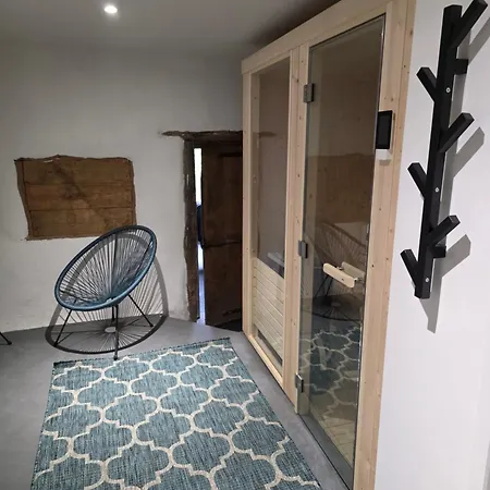 Semesterbostad Chez Paulette - Maison De Charme En Pierre Avec Salle De Jeux-sport